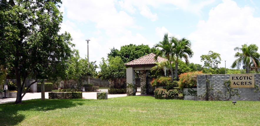 Exotic Acres Entrance