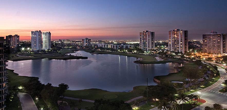 Porto Vita Aventura Luxury Condo Twilight Lake View