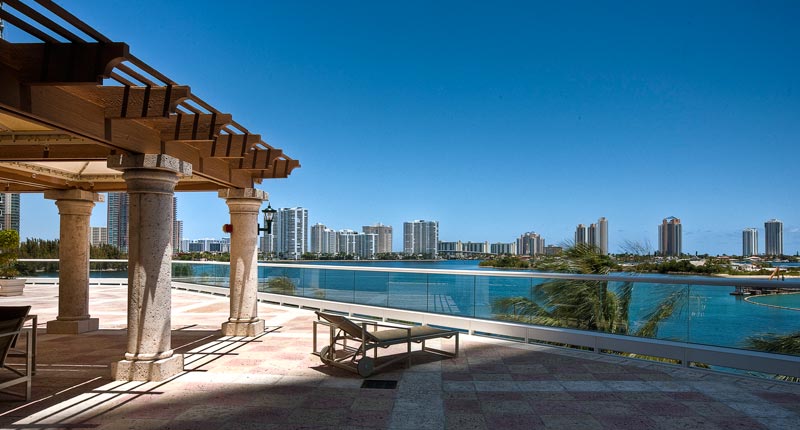 Williams Island Aventura Luxury Condo Poolside View